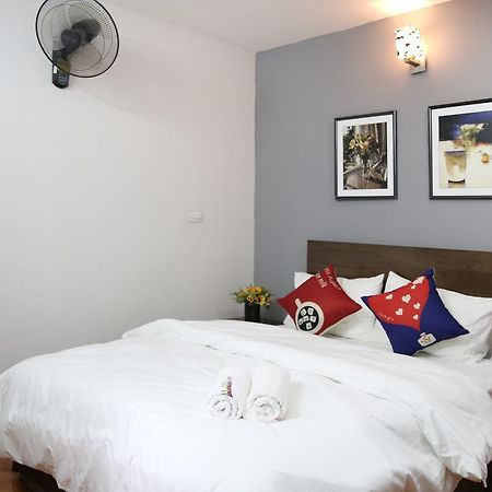 V-Studio Apartment 2 Hanoi Luaran gambar